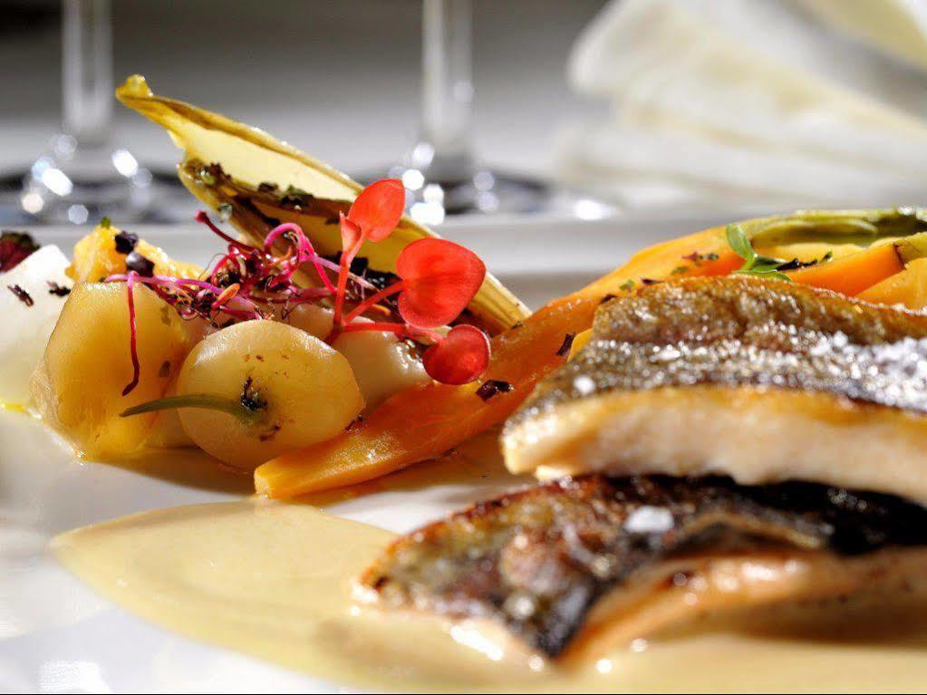 Hotel Le Val Moret Magnant ภายนอก รูปภาพ