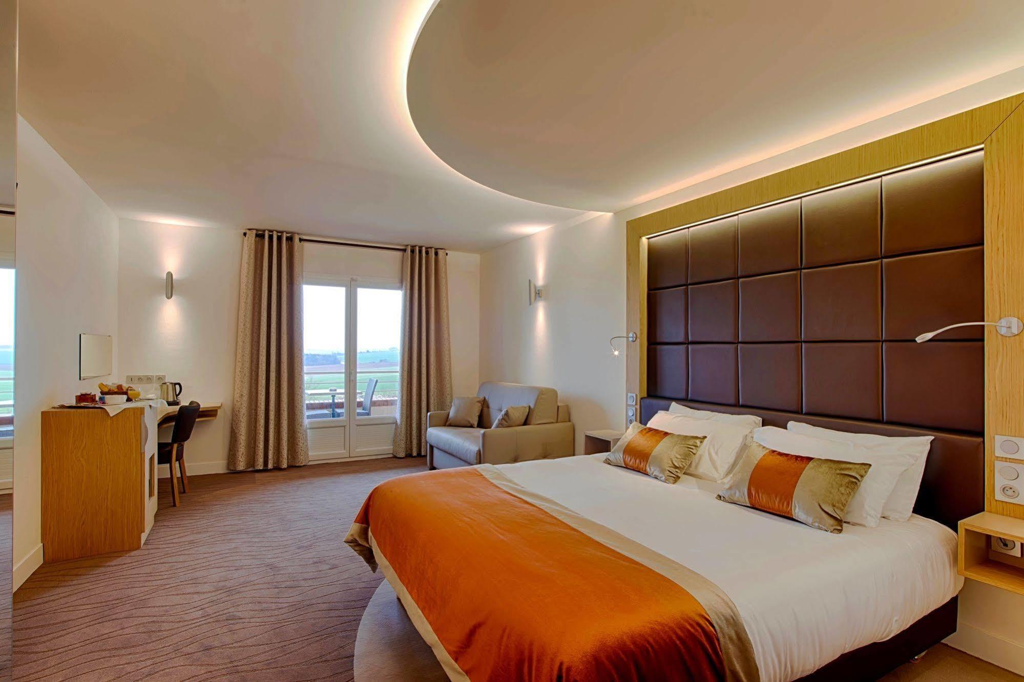 Hotel Le Val Moret Magnant ภายนอก รูปภาพ