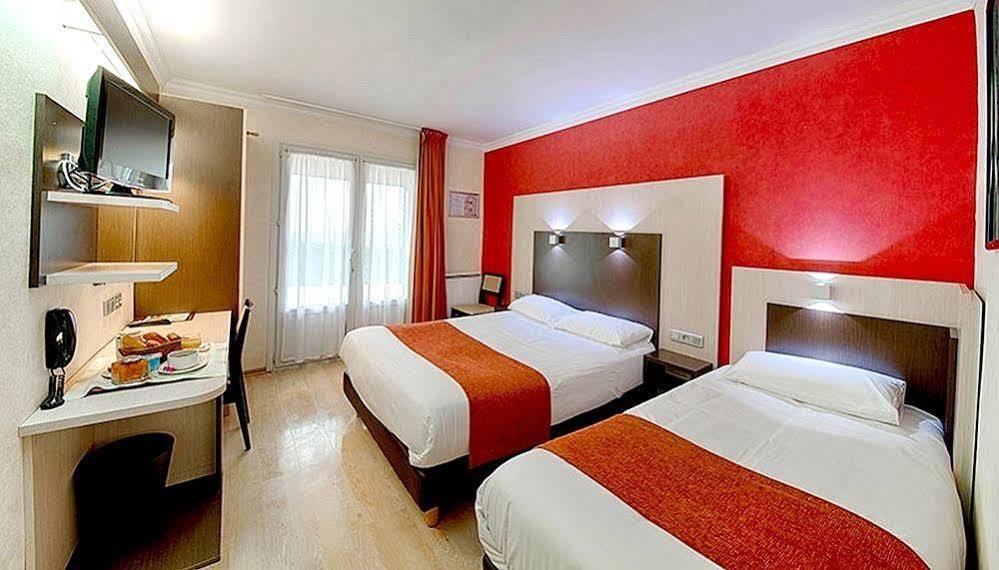 Hotel Le Val Moret Magnant ภายนอก รูปภาพ