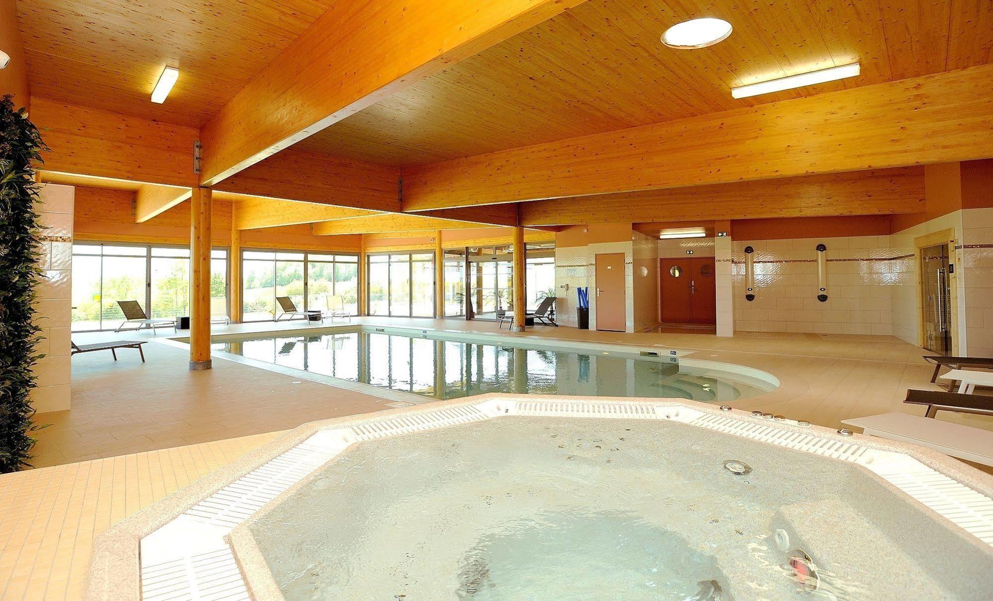 Hotel Le Val Moret Magnant ภายนอก รูปภาพ